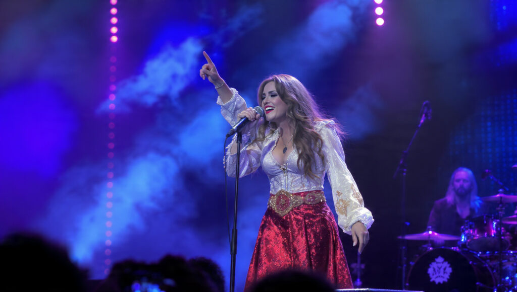 wynonna judd performance reactions